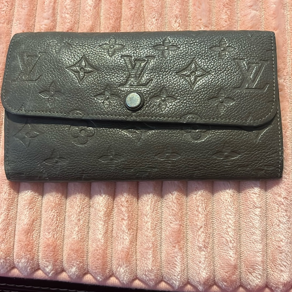 LV Wallet